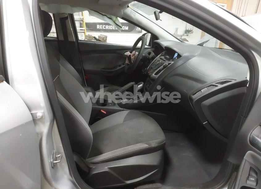 Photo 5 of 2013 Ford Focus SE (VIN 1FADP3K28DL367770)