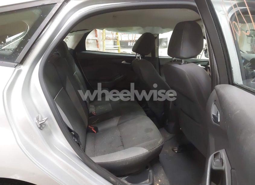 Photo 8 of 2013 Ford Focus SE (VIN 1FADP3K28DL367770)