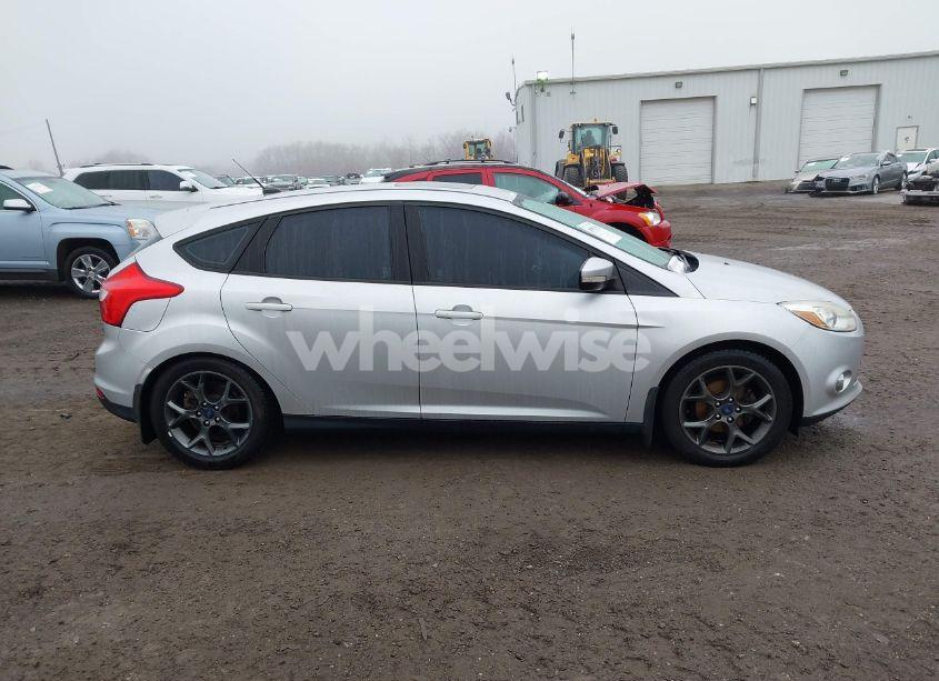 Photo 12 of 2014 Ford Focus SE (VIN 1FADP3K28EL102266)