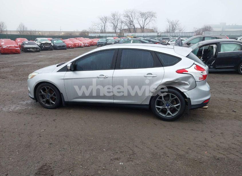 Photo 13 of 2014 Ford Focus SE (VIN 1FADP3K28EL102266)