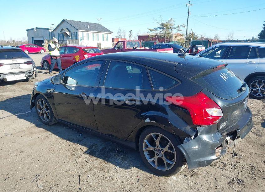 Photo 3 of 2014 Ford Focus SE (VIN 1FADP3K28EL119763)