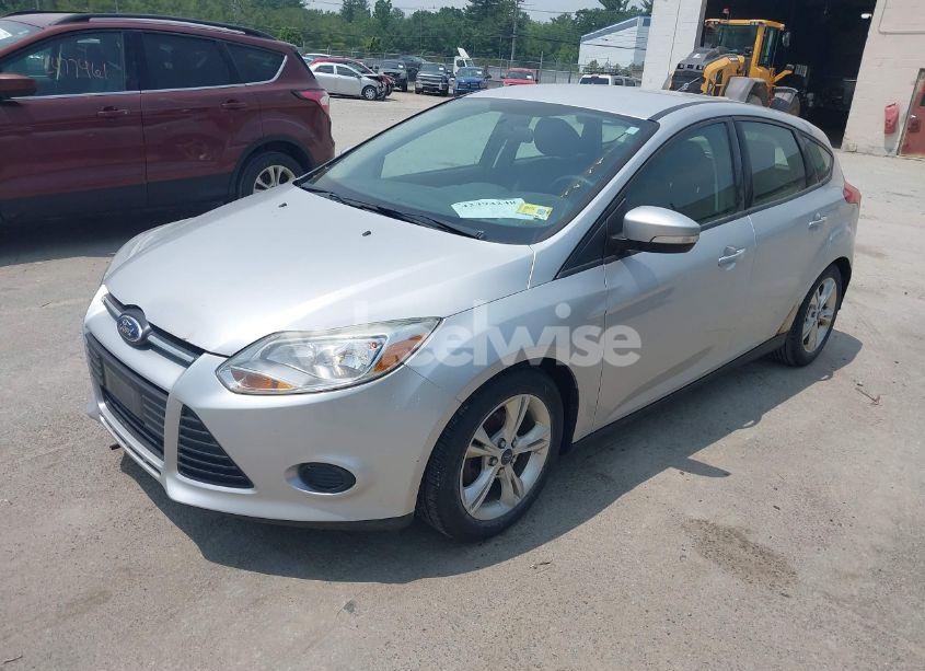 Photo 2 of 2014 Ford Focus SE (VIN 1FADP3K28EL125403)