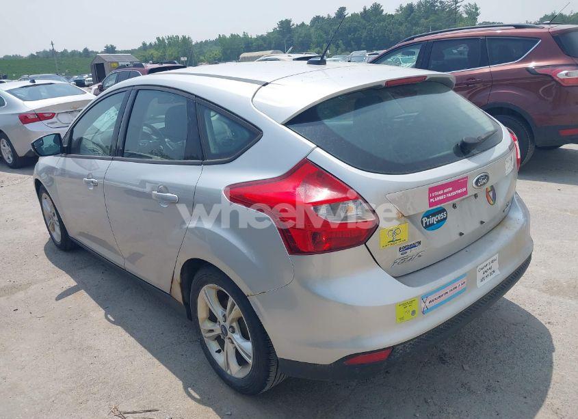 Photo 3 of 2014 Ford Focus SE (VIN 1FADP3K28EL125403)