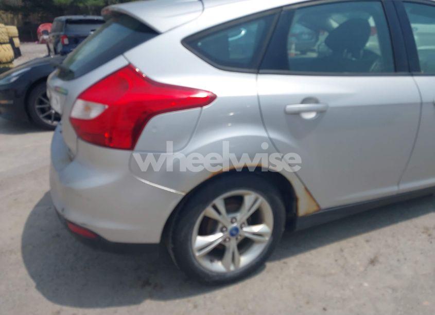 Photo 6 of 2014 Ford Focus SE (VIN 1FADP3K28EL125403)