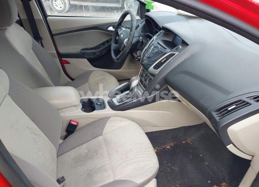 Photo 5 of 2014 Ford Focus SE (VIN 1FADP3K28EL126051)