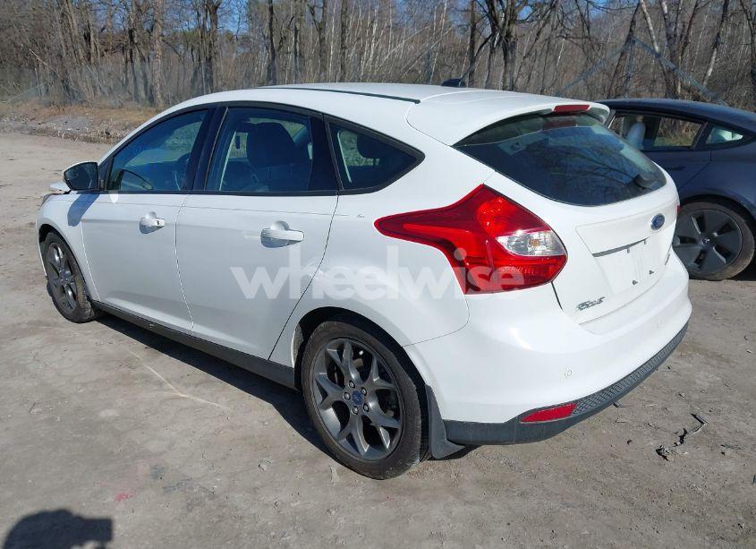 Photo 3 of 2014 Ford Focus SE (VIN 1FADP3K28EL127264)