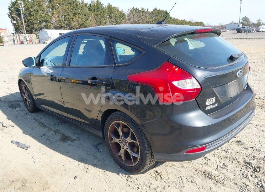 Photo 3 of 2014 Ford Focus SE (VIN 1FADP3K28EL145778)