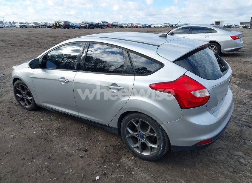 Photo 3 of 2014 Ford Focus SE (VIN 1FADP3K28EL148678)