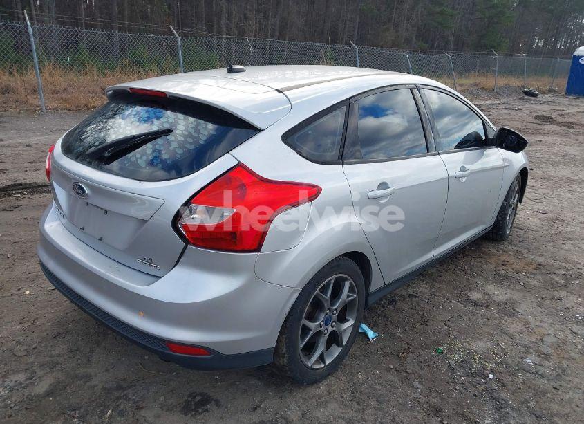 Photo 4 of 2014 Ford Focus SE (VIN 1FADP3K28EL148678)