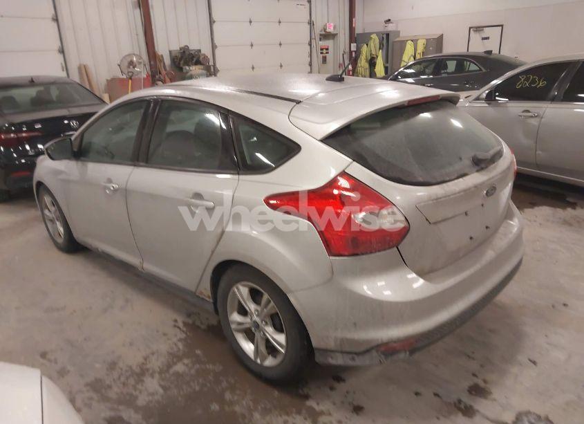 Photo 3 of 2014 Ford Focus SE (VIN 1FADP3K28EL154982)