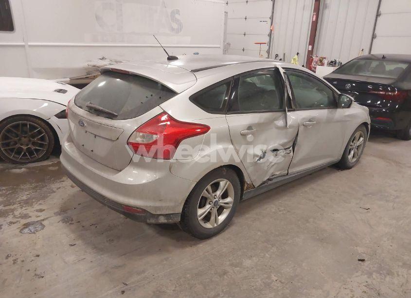 Photo 4 of 2014 Ford Focus SE (VIN 1FADP3K28EL154982)