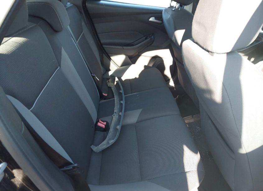 Photo 8 of 2014 Ford Focus SE (VIN 1FADP3K28EL162788)