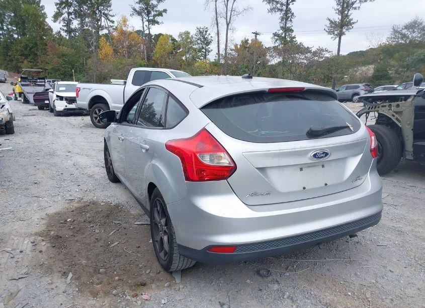 Photo 3 of 2014 Ford Focus SE (VIN 1FADP3K28EL180286)