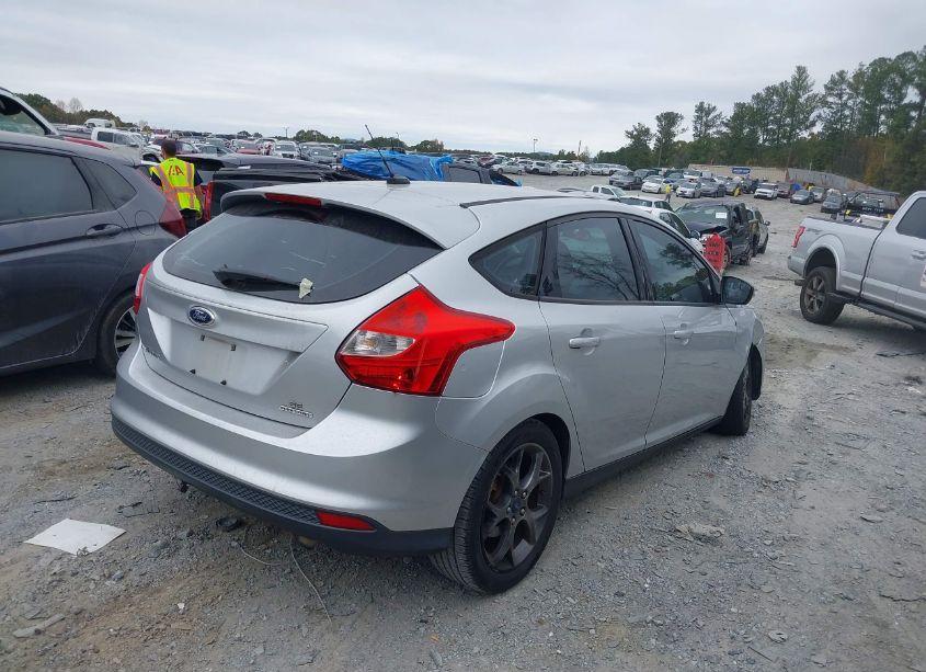 Photo 4 of 2014 Ford Focus SE (VIN 1FADP3K28EL180286)