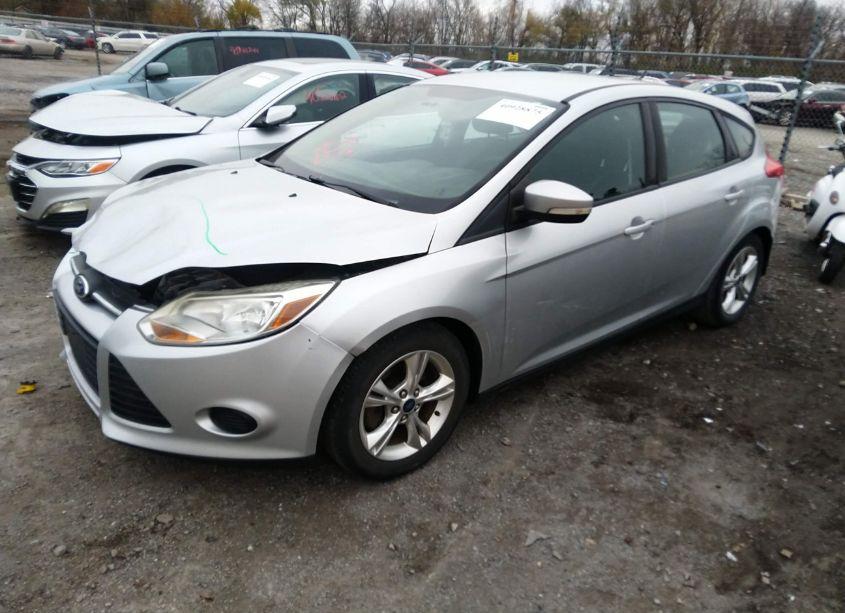Photo 2 of 2014 Ford Focus SE (VIN 1FADP3K28EL182880)