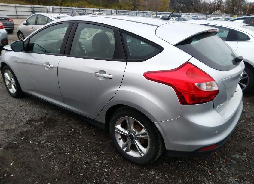 Photo 3 of 2014 Ford Focus SE (VIN 1FADP3K28EL182880)
