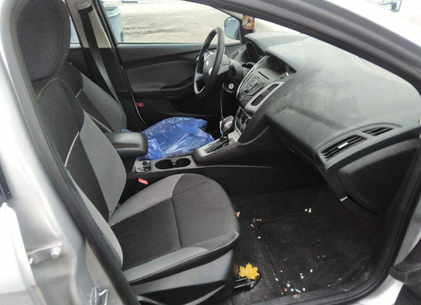 Photo 5 of 2014 Ford Focus SE (VIN 1FADP3K28EL182880)