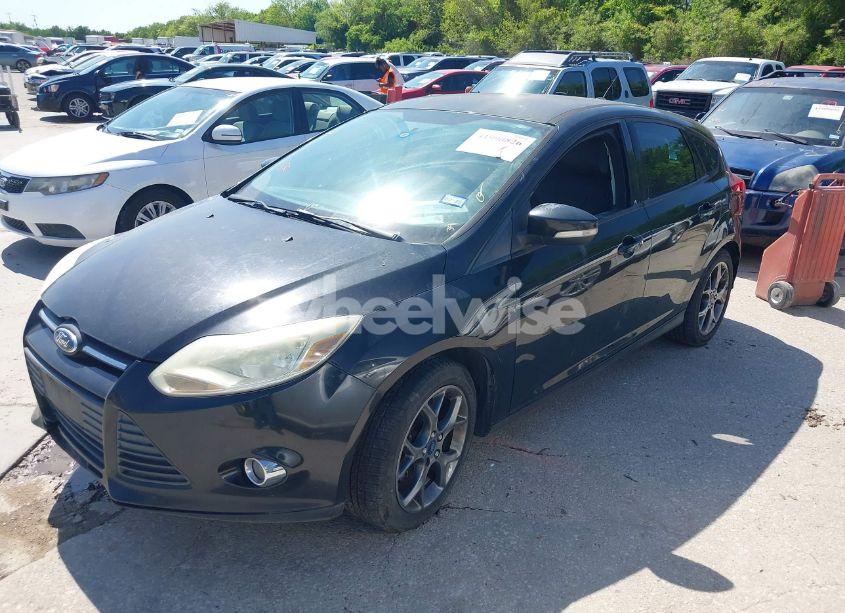 Photo 2 of 2014 Ford Focus SE (VIN 1FADP3K28EL213304)