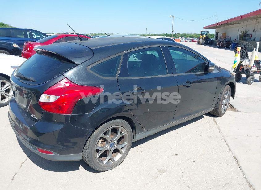 Photo 4 of 2014 Ford Focus SE (VIN 1FADP3K28EL213304)