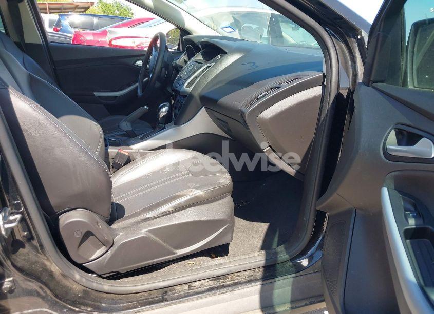 Photo 5 of 2014 Ford Focus SE (VIN 1FADP3K28EL213304)