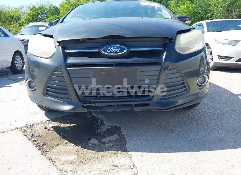 Photo 6 of 2014 Ford Focus SE (VIN 1FADP3K28EL213304)