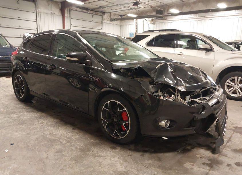 2014 Ford Focus SE (VIN 1FADP3K28EL229633) main photo