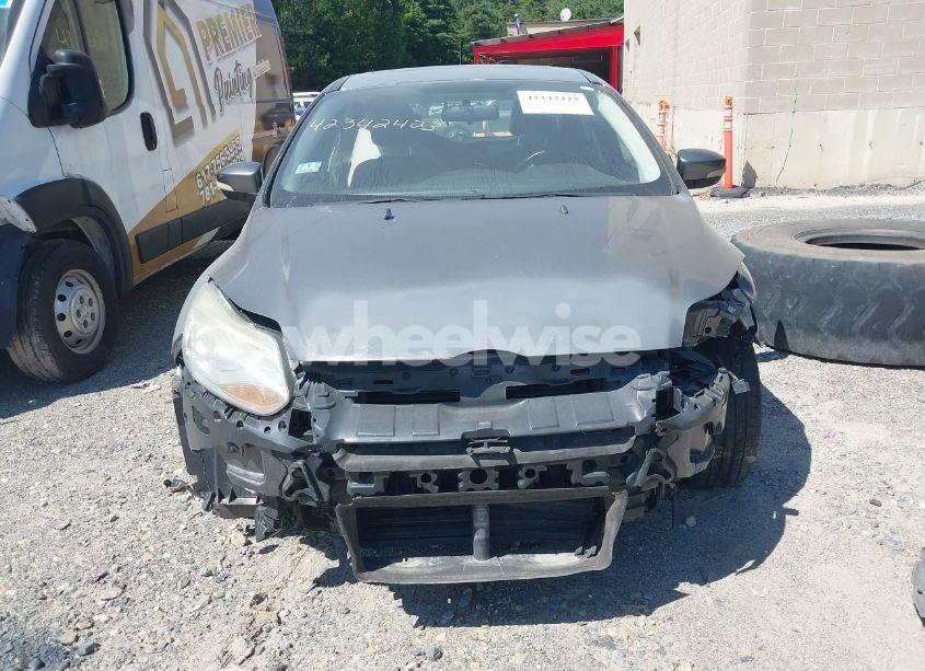 Photo 13 of 2014 Ford Focus SE (VIN 1FADP3K28EL261787)