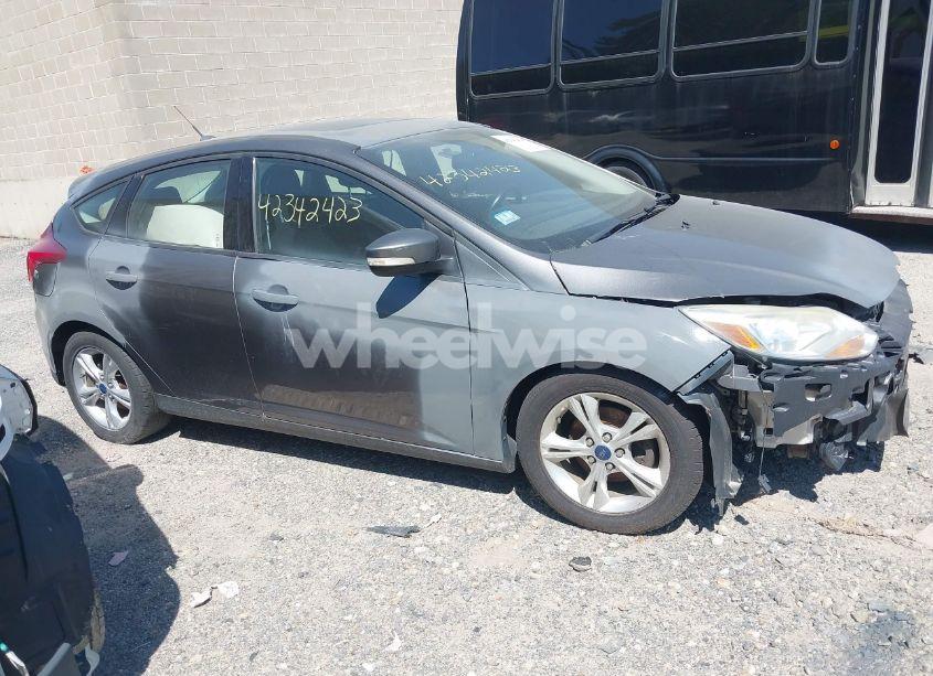 Photo 14 of 2014 Ford Focus SE (VIN 1FADP3K28EL261787)