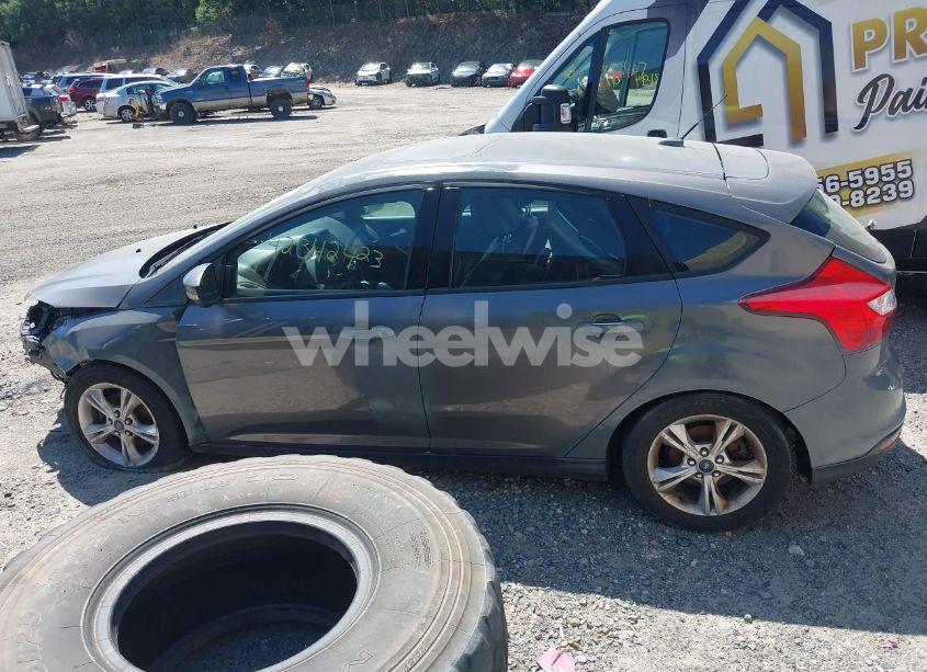 Photo 15 of 2014 Ford Focus SE (VIN 1FADP3K28EL261787)