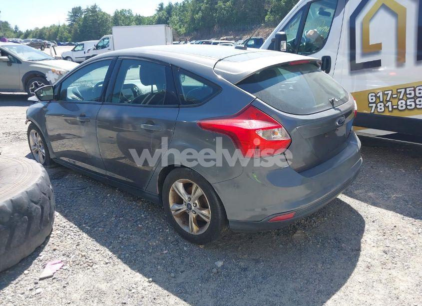 Photo 3 of 2014 Ford Focus SE (VIN 1FADP3K28EL261787)
