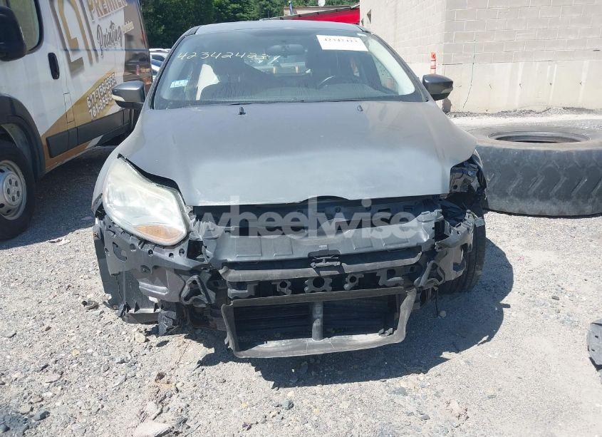 Photo 6 of 2014 Ford Focus SE (VIN 1FADP3K28EL261787)