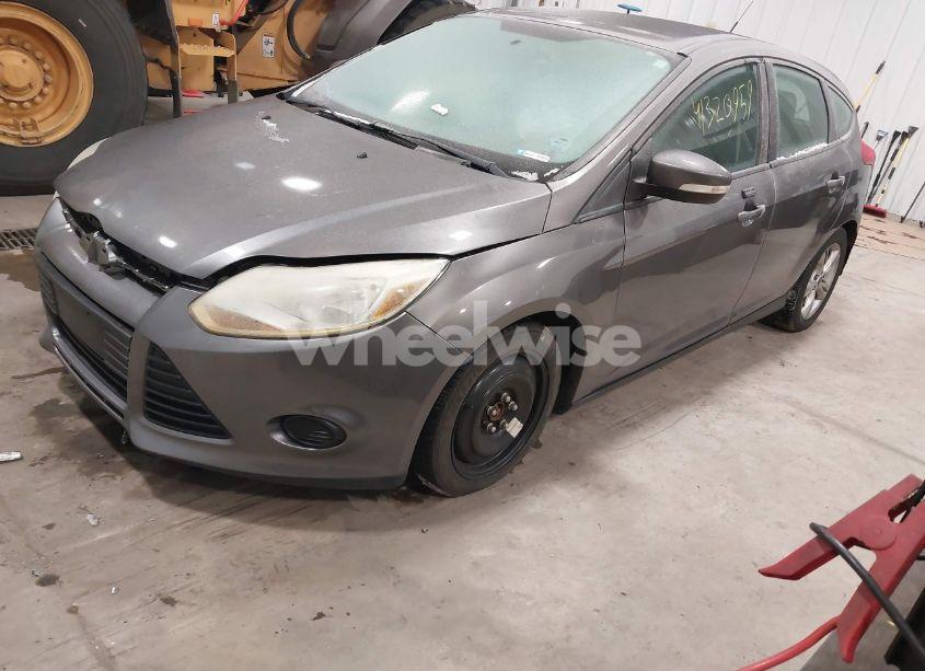 Photo 2 of 2014 Ford Focus SE (VIN 1FADP3K28EL263507)