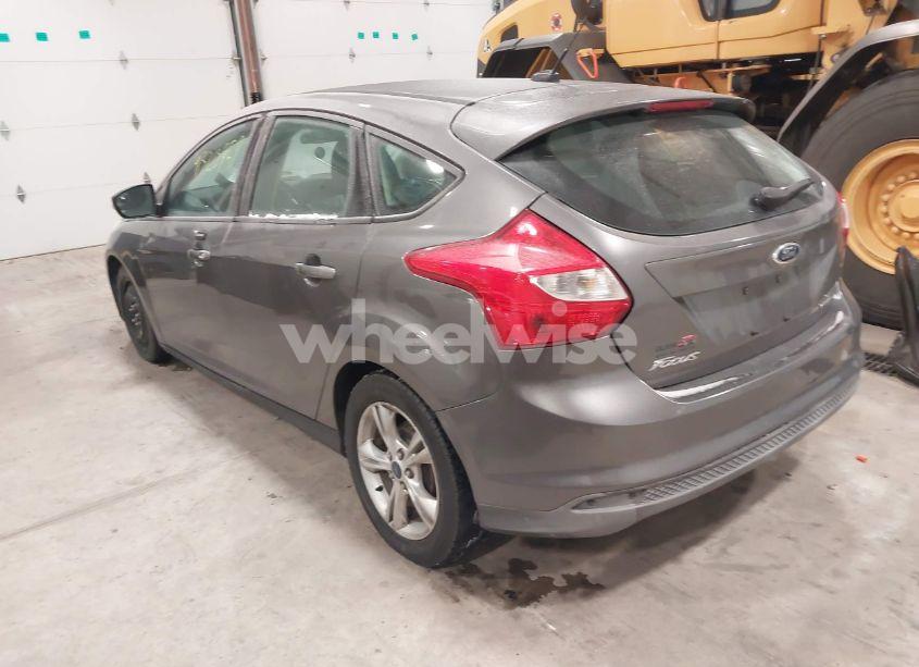 Photo 3 of 2014 Ford Focus SE (VIN 1FADP3K28EL263507)