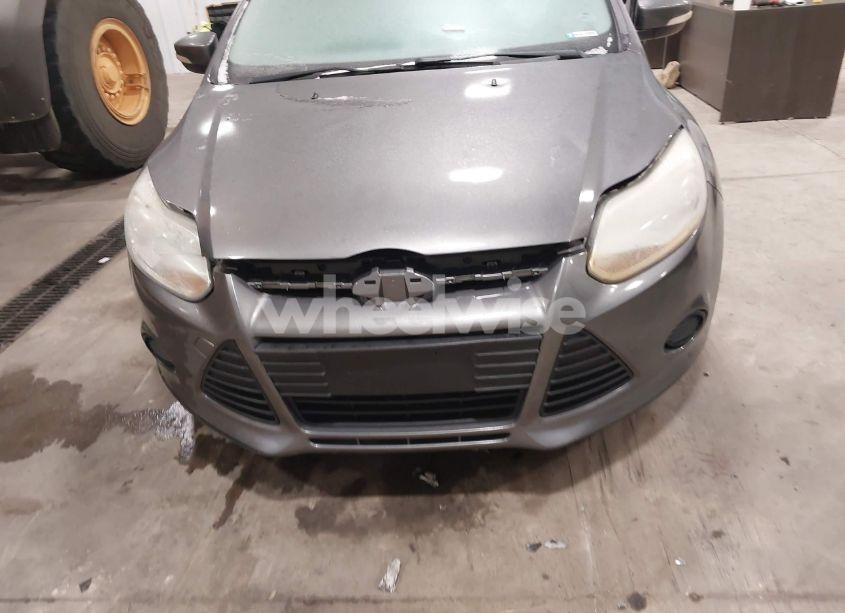 Photo 6 of 2014 Ford Focus SE (VIN 1FADP3K28EL263507)