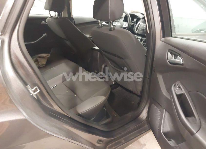 Photo 8 of 2014 Ford Focus SE (VIN 1FADP3K28EL263507)