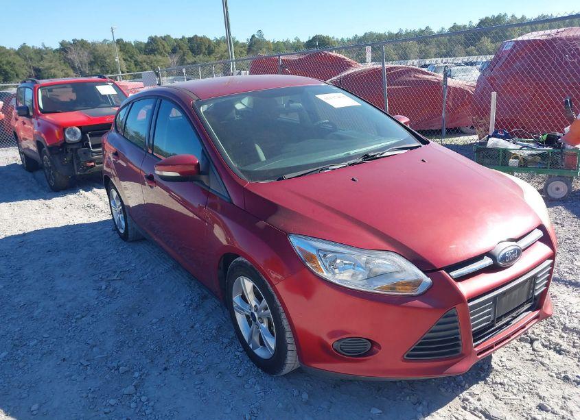 2014 Ford Focus SE (VIN 1FADP3K28EL278654) main photo