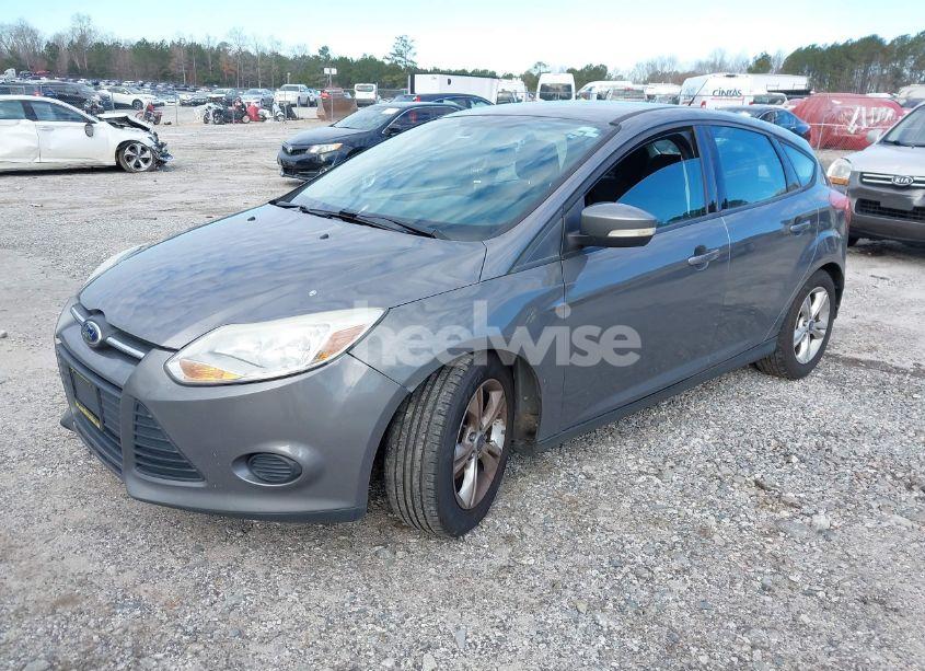 Photo 2 of 2014 Ford Focus SE (VIN 1FADP3K28EL301687)