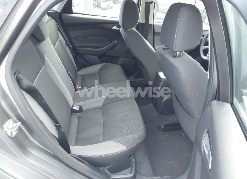 Photo 8 of 2014 Ford Focus SE (VIN 1FADP3K28EL301687)