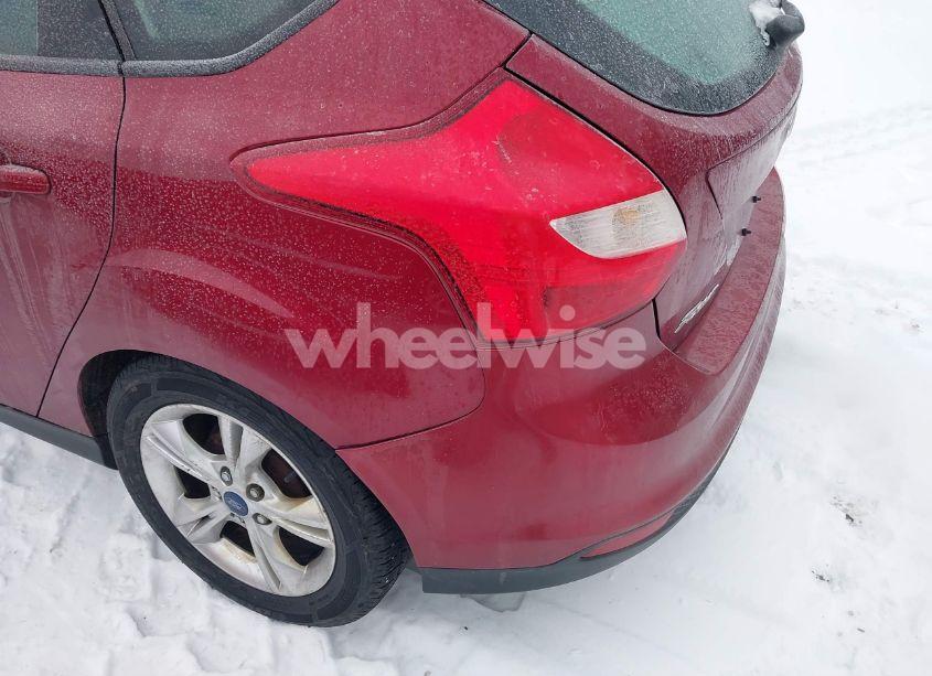 Photo 13 of 2014 Ford Focus SE (VIN 1FADP3K28EL310390)