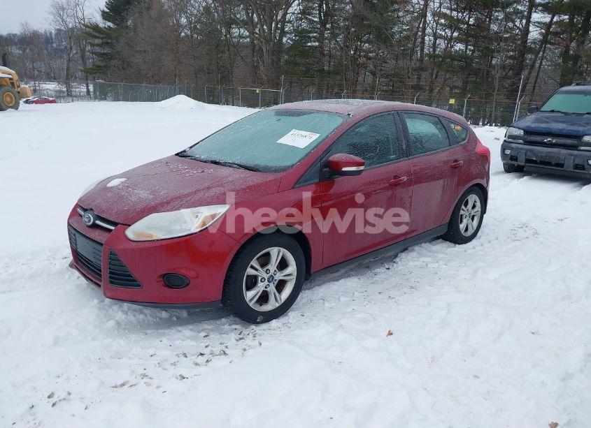 Photo 2 of 2014 Ford Focus SE (VIN 1FADP3K28EL310390)