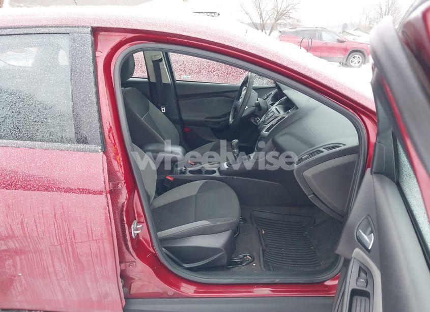 Photo 5 of 2014 Ford Focus SE (VIN 1FADP3K28EL310390)