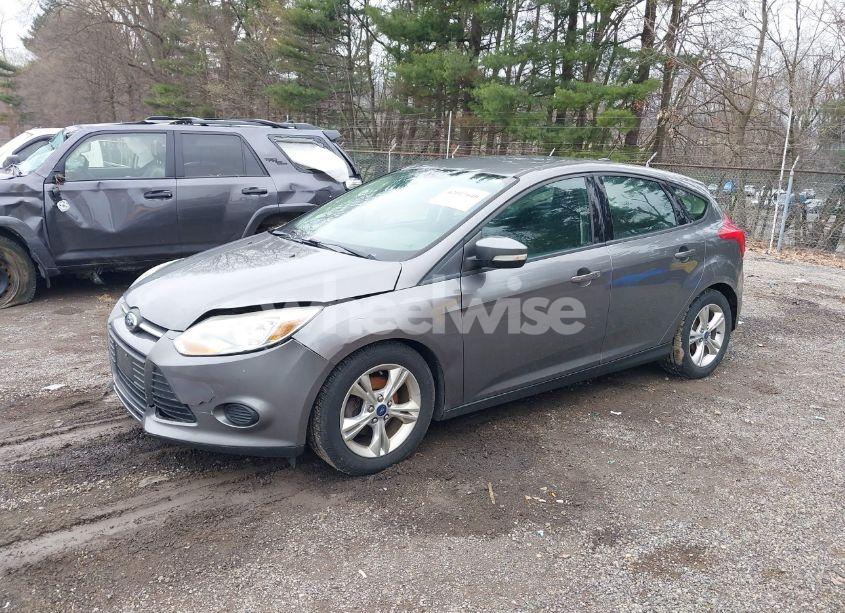 Photo 2 of 2014 Ford Focus SE (VIN 1FADP3K28EL313161)