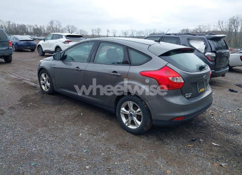 Photo 3 of 2014 Ford Focus SE (VIN 1FADP3K28EL313161)