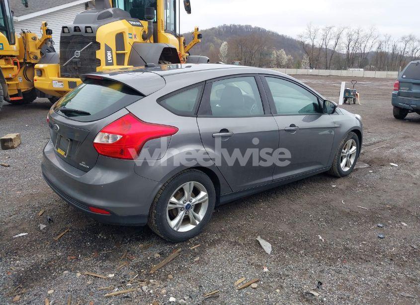 Photo 4 of 2014 Ford Focus SE (VIN 1FADP3K28EL313161)