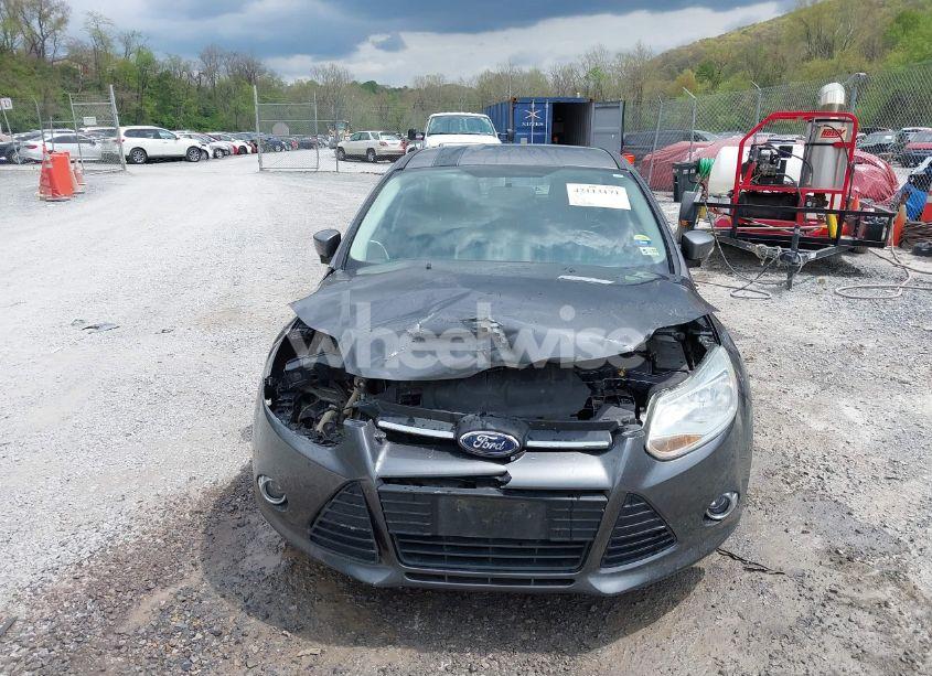 Photo 12 of 2014 Ford Focus SE (VIN 1FADP3K28EL315914)