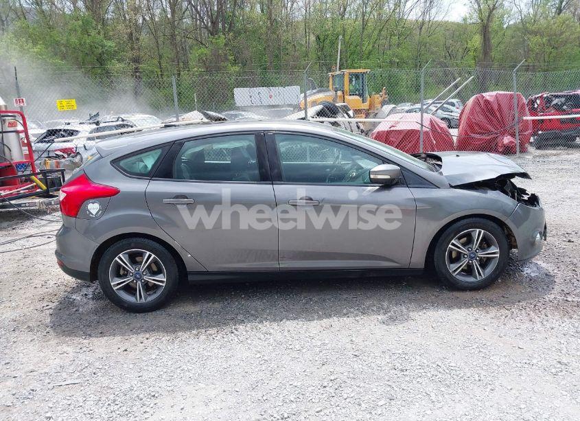 Photo 13 of 2014 Ford Focus SE (VIN 1FADP3K28EL315914)