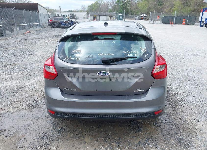 Photo 16 of 2014 Ford Focus SE (VIN 1FADP3K28EL315914)