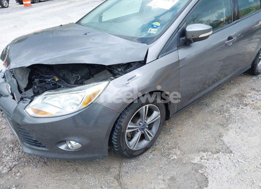 Photo 17 of 2014 Ford Focus SE (VIN 1FADP3K28EL315914)