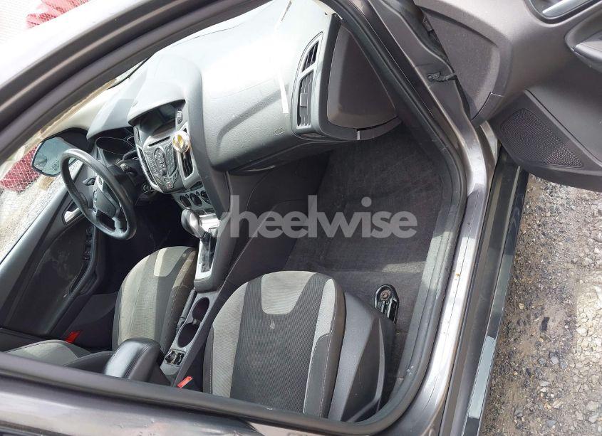 Photo 5 of 2014 Ford Focus SE (VIN 1FADP3K28EL315914)