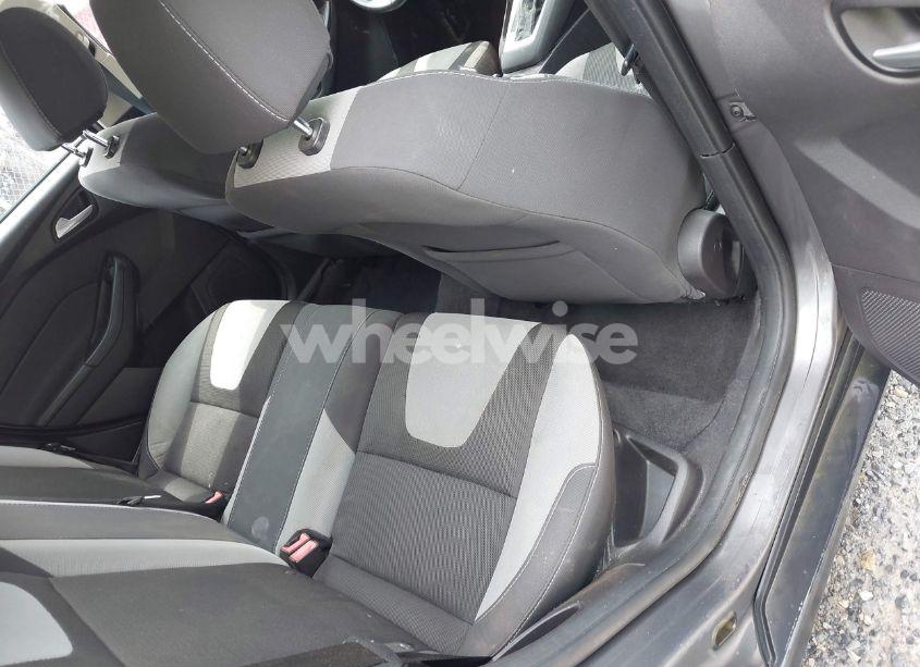 Photo 8 of 2014 Ford Focus SE (VIN 1FADP3K28EL315914)